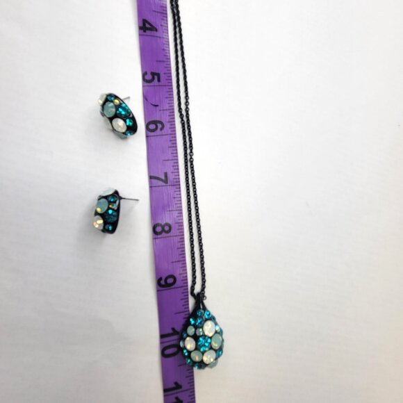 Teal BlueTeardrop Pendant Necklace with Earrings - Picture 15 of 15